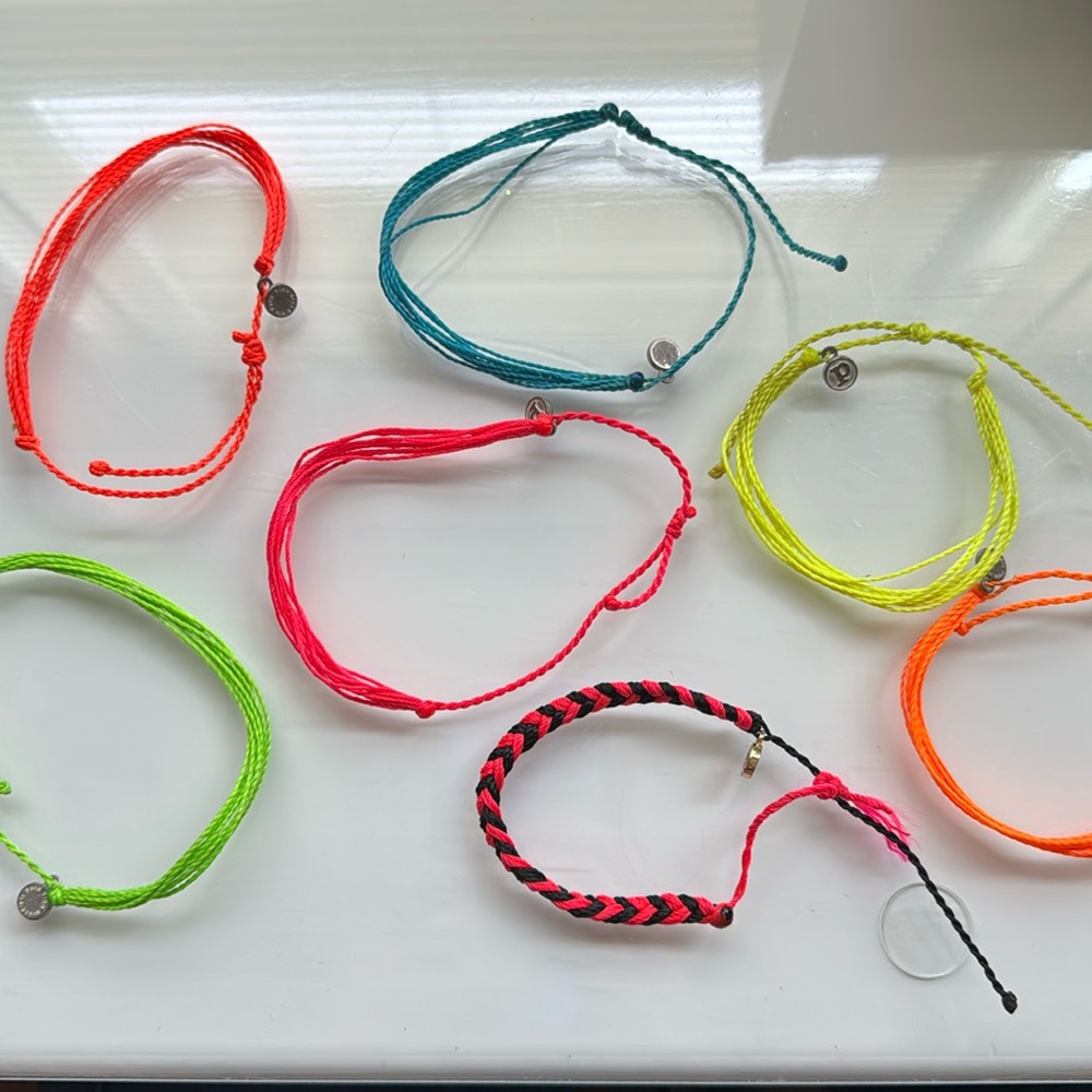 7 Pura Vida bracelets